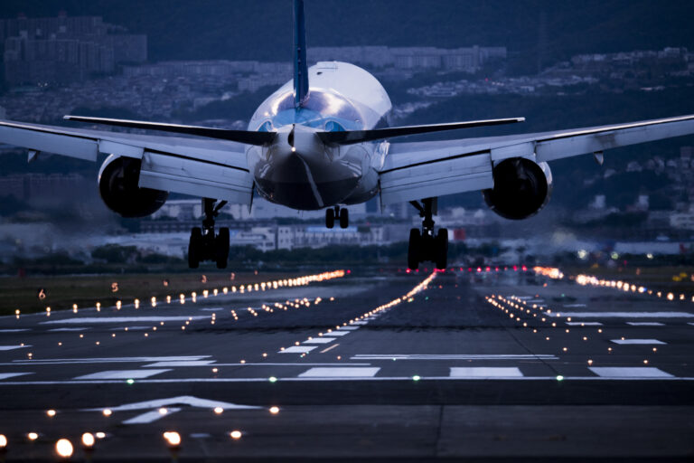 aviation stocks to buy aerospace investing