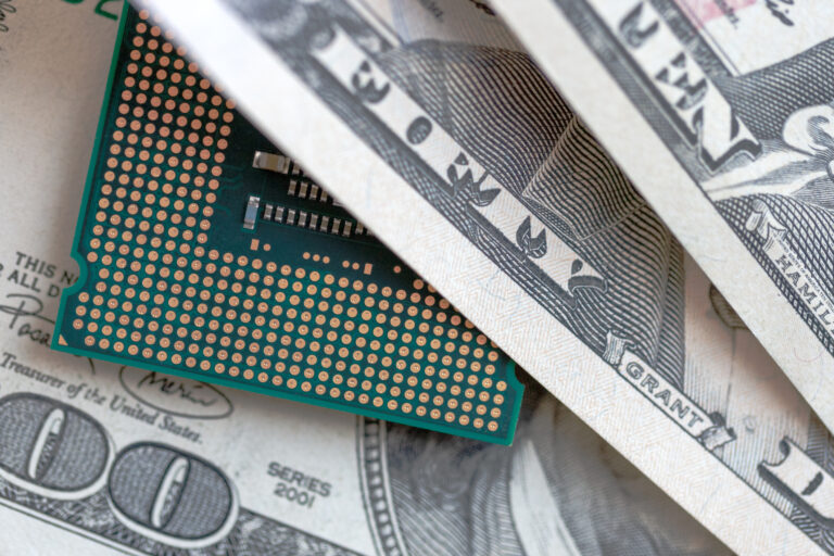 semiconductor chip hidden among large denomination dollar bills