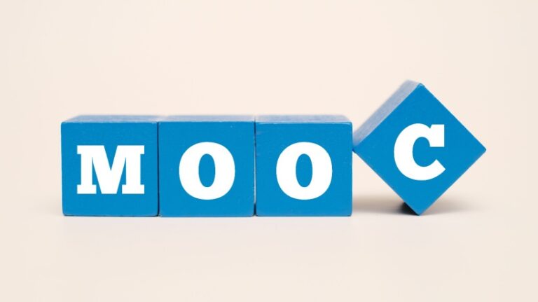 Advantages and Disadvantages of MOOCs for Learning