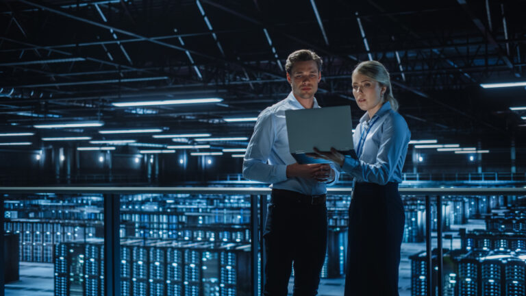 cloud computing data center gettyimages 1336250753